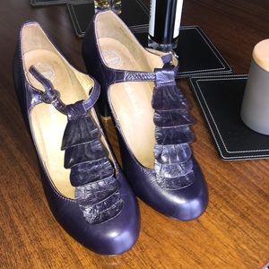 🌺 Vintage Jeffrey Campbell, Eggplant,  Classy Heels. Ruffled Leather in front